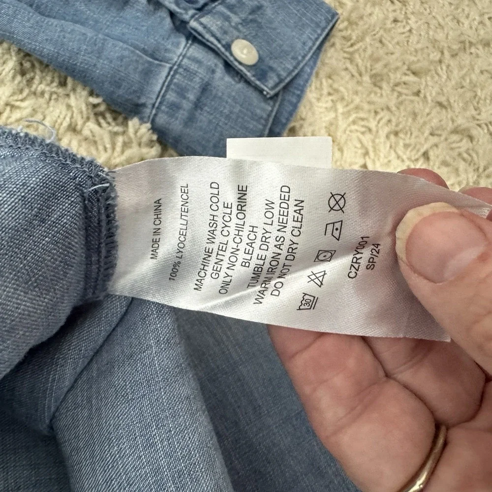 Quince Women's Distressed‎ Chambray Roll Tab Long Sleeve Button Up Shirt Size XS - Picture 7 of 8